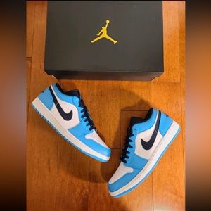 Jordan 1 low unc Sz10